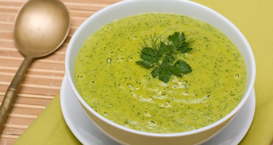 15468473 - spinach cream soup in white bowl